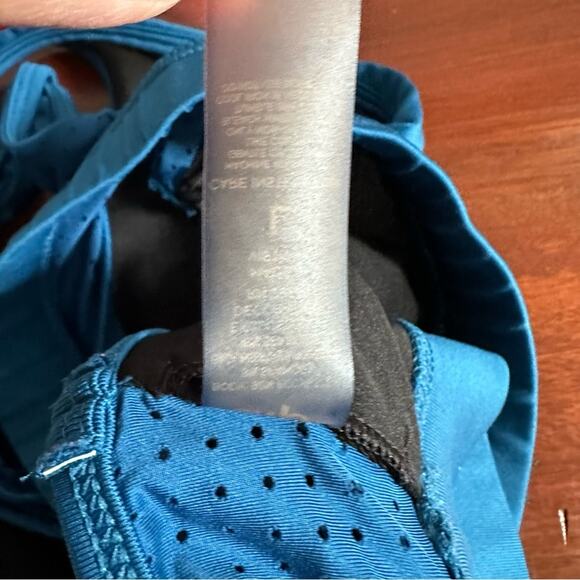 DIP Active Yoga Blue sports bra LARGE Vented Open Racerback Womens - Picture 9 of 11